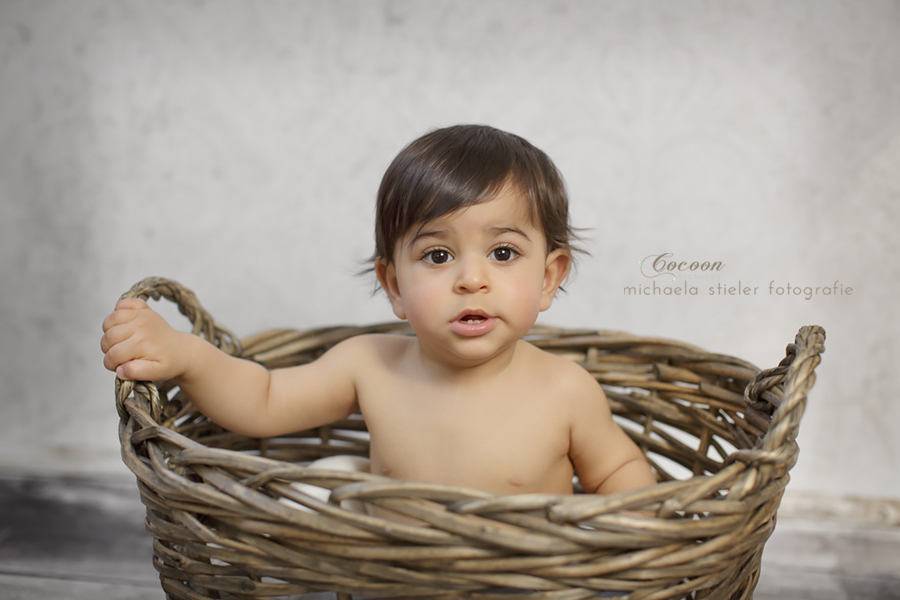 Michaela Stieler Kinder cocoon pictures Kinderfotografie Fotograf Neugeborene Babyfotografie Bremen Oldenburg Hamburg Verden Hannover Baby Neugeborenenfotografie Kinderfotos Fotografie Babyfotos