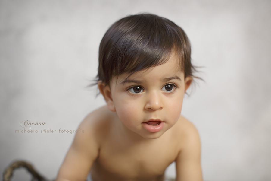 Michaela Stieler Kinder cocoon pictures Kinderfotografie Fotograf Neugeborene Babyfotografie Bremen Oldenburg Hamburg Verden Hannover Baby Neugeborenenfotografie Kinderfotos Fotografie Babyfotos