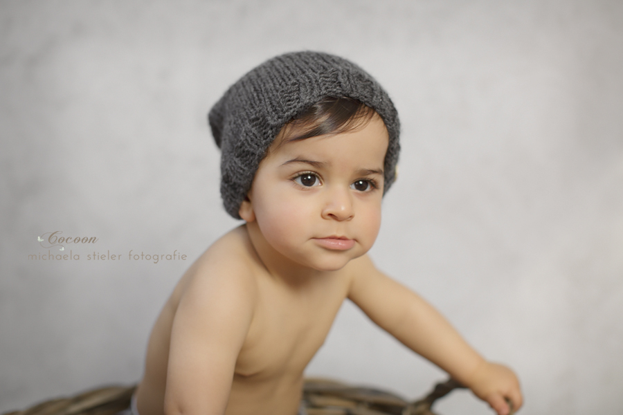 Michaela Stieler Kinder cocoon pictures Kinderfotografie Fotograf Neugeborene Babyfotografie Bremen Oldenburg Hamburg Verden Hannover Baby Neugeborenenfotografie Kinderfotos Fotografie Babyfotos