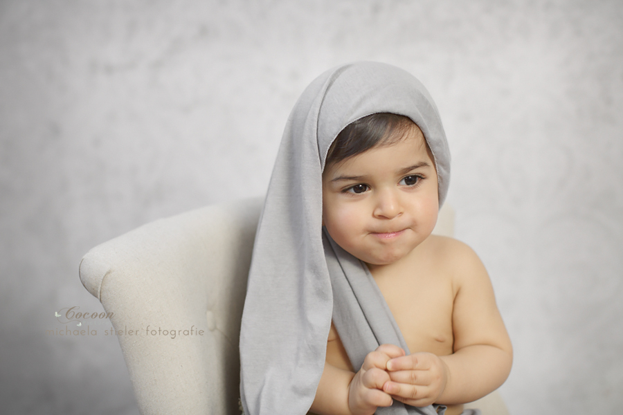 Michaela Stieler Kinder cocoon pictures Kinderfotografie Fotograf Neugeborene Babyfotografie Bremen Oldenburg Hamburg Verden Hannover Baby Neugeborenenfotografie Kinderfotos Fotografie Babyfotos