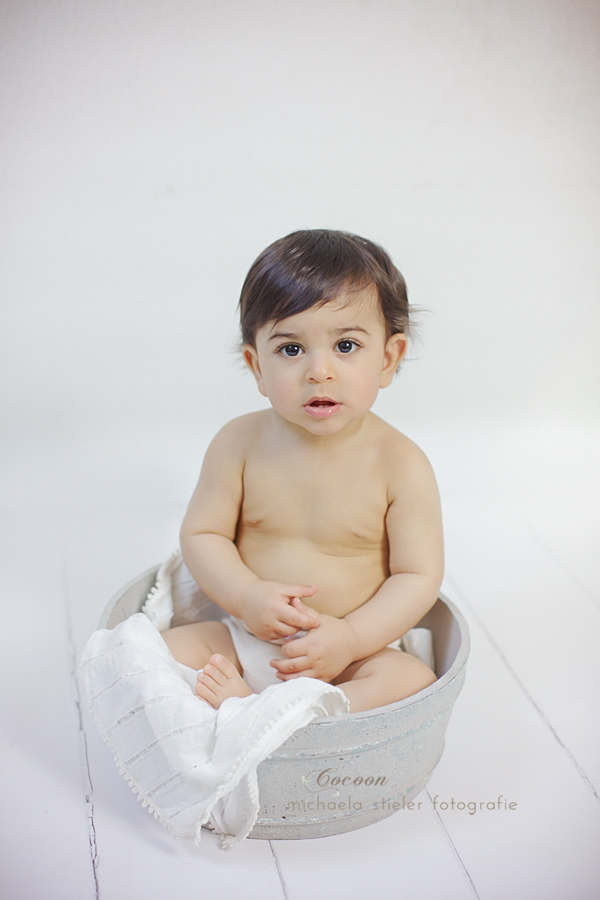 Michaela Stieler Kinder cocoon pictures Kinderfotografie Fotograf Neugeborene Babyfotografie Bremen Oldenburg Hamburg Verden Hannover Baby Neugeborenenfotografie Kinderfotos Fotografie Babyfotos