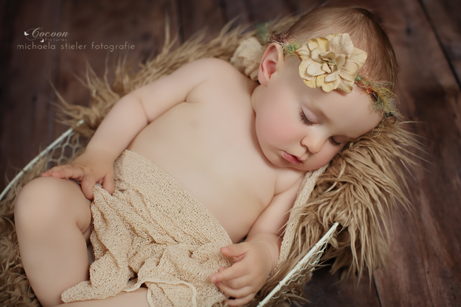Michaela Stieler Kinder cocoon pictures Kinderfotografie Fotograf Neugeborene Babyfotografie Bremen Oldenburg Hamburg Verden Hannover Baby Neugeborenenfotografie Kinderfotos Fotografie Babyfotos
