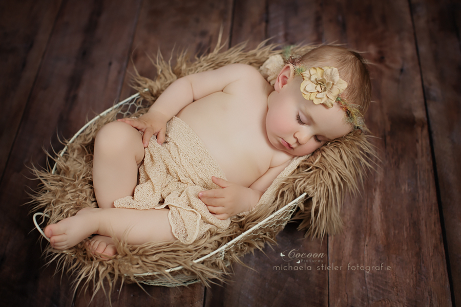 Michaela Stieler Kinder cocoon pictures Kinderfotografie Fotograf Neugeborene Babyfotografie Bremen Oldenburg Hamburg Verden Hannover Baby Neugeborenenfotografie Kinderfotos Fotografie Babyfotos