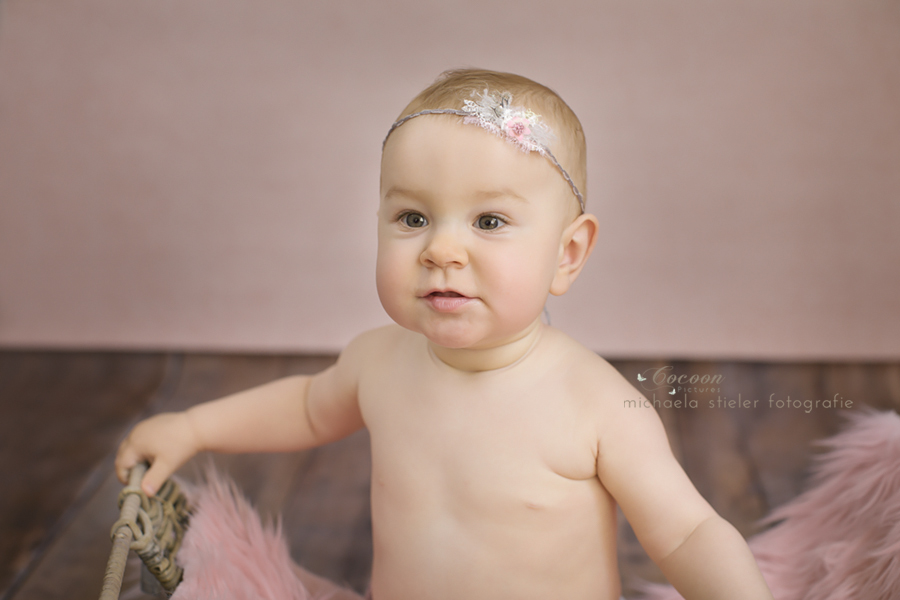 Michaela Stieler Kinder cocoon pictures Kinderfotografie Fotograf Neugeborene Babyfotografie Bremen Oldenburg Hamburg Verden Hannover Baby Neugeborenenfotografie Kinderfotos Fotografie Babyfotos