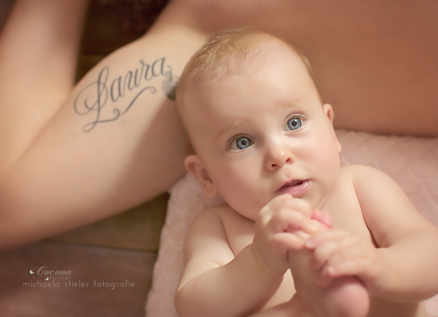 Michaela Stieler Kinder cocoon pictures Kinderfotografie Fotograf Neugeborene Babyfotografie Bremen Oldenburg Hamburg Verden Hannover Baby Neugeborenenfotografie Kinderfotos Fotografie Babyfotos