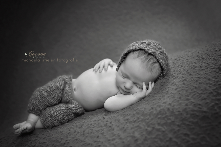 Michaela Stieler Kinder cocoon pictures Kinderfotografie Fotograf Neugeborene Babyfotografie Bremen Oldenburg Hamburg Verden Hannover Baby Neugeborenenfotografie Kinderfotos Fotografie Babyfotos
