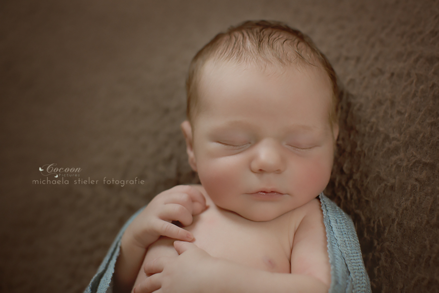 Michaela Stieler Kinder cocoon pictures Kinderfotografie Fotograf Neugeborene Babyfotografie Bremen Oldenburg Hamburg Verden Hannover Baby Neugeborenenfotografie Kinderfotos Fotografie Babyfotos