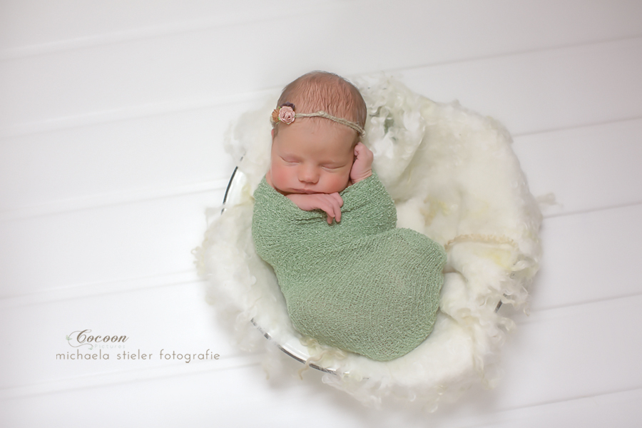 Michaela Stieler Kinder cocoon pictures Kinderfotografie Fotograf Neugeborene Babyfotografie Bremen Oldenburg Hamburg Verden Hannover Baby Neugeborenenfotografie Kinderfotos Fotografie Babyfotos