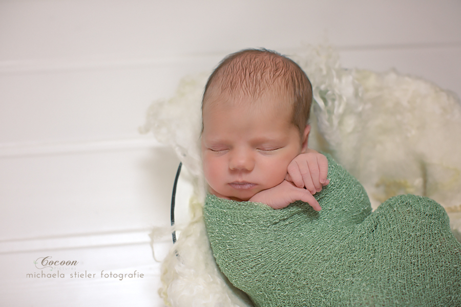 Michaela Stieler Kinder cocoon pictures Kinderfotografie Fotograf Neugeborene Babyfotografie Bremen Oldenburg Hamburg Verden Hannover Baby Neugeborenenfotografie Kinderfotos Fotografie Babyfotos