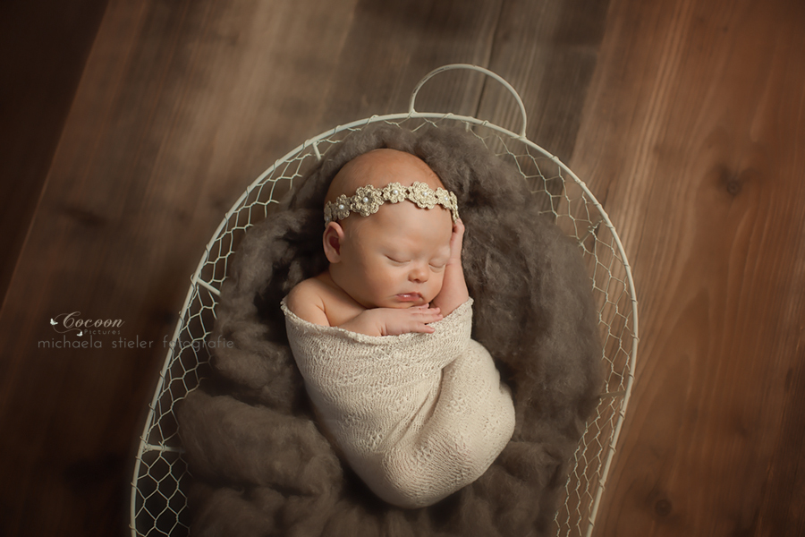 Michaela Stieler Kinder cocoon pictures Kinderfotografie Fotograf Neugeborene Babyfotografie Bremen Oldenburg Hamburg Verden Hannover Baby Neugeborenenfotografie Kinderfotos Fotografie Babyfotos
