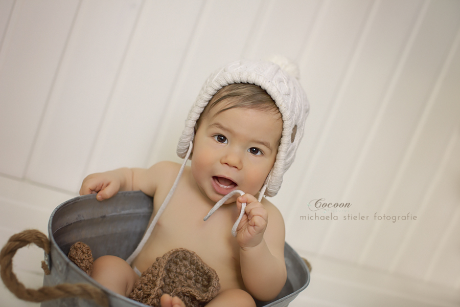 Michaela Stieler Kinder cocoon pictures Kinderfotografie Fotograf Neugeborene Babyfotografie Bremen Oldenburg Hamburg Verden Hannover Baby Neugeborenenfotografie Kinderfotos Fotografie Babyfotos