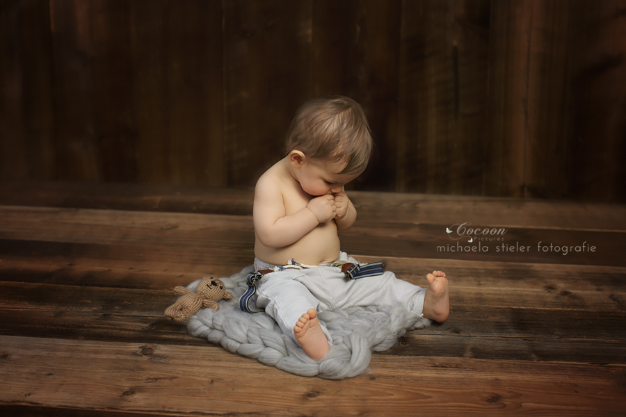 Michaela Stieler Kinder cocoon pictures Kinderfotografie Fotograf Neugeborene Babyfotografie Bremen Oldenburg Hamburg Verden Hannover Baby Neugeborenenfotografie Kinderfotos Fotografie Babyfotos