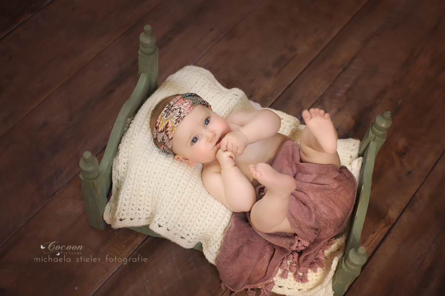 Michaela Stieler Kinder cocoon pictures Kinderfotografie Fotograf Neugeborene Babyfotografie Bremen Oldenburg Hamburg Verden Hannover Baby Neugeborenenfotografie Kinderfotos Fotografie Babyfotos