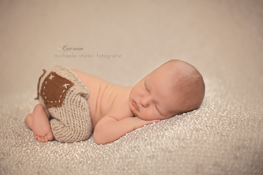 Michaela Stieler Kinder cocoon pictures Kinderfotografie Fotograf Neugeborene Babyfotografie Bremen Oldenburg Hamburg Verden Hannover Baby Neugeborenenfotografie Kinderfotos Fotografie Babyfotos