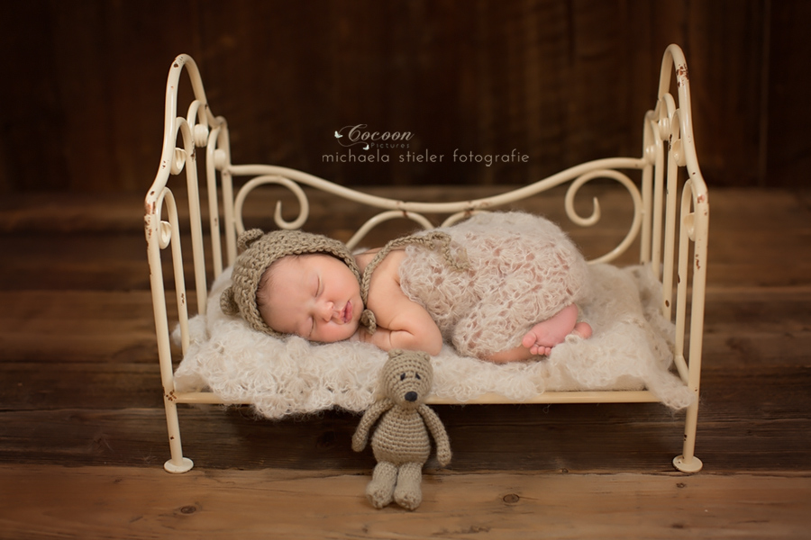 Michaela Stieler Kinder cocoon pictures Kinderfotografie Fotograf Neugeborene Babyfotografie Bremen Oldenburg Hamburg Verden Hannover Baby Familienfotos Neugeborenenfotografie Kinderfotos Fotografie Babyfotos