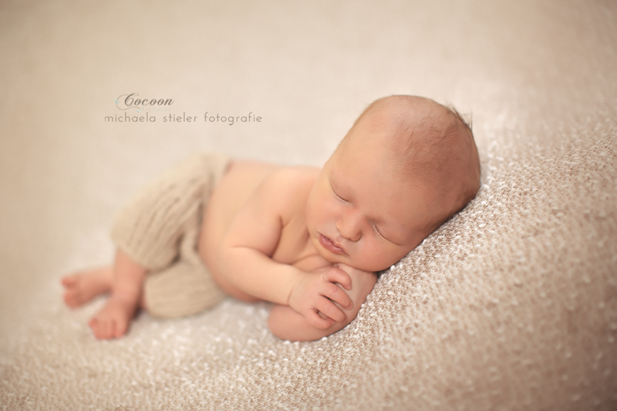 Michaela Stieler Kinder cocoon pictures Kinderfotografie Fotograf Neugeborene Babyfotografie Bremen Oldenburg Hamburg Verden Hannover Baby Neugeborenenfotografie Kinderfotos Fotografie Babyfotos
