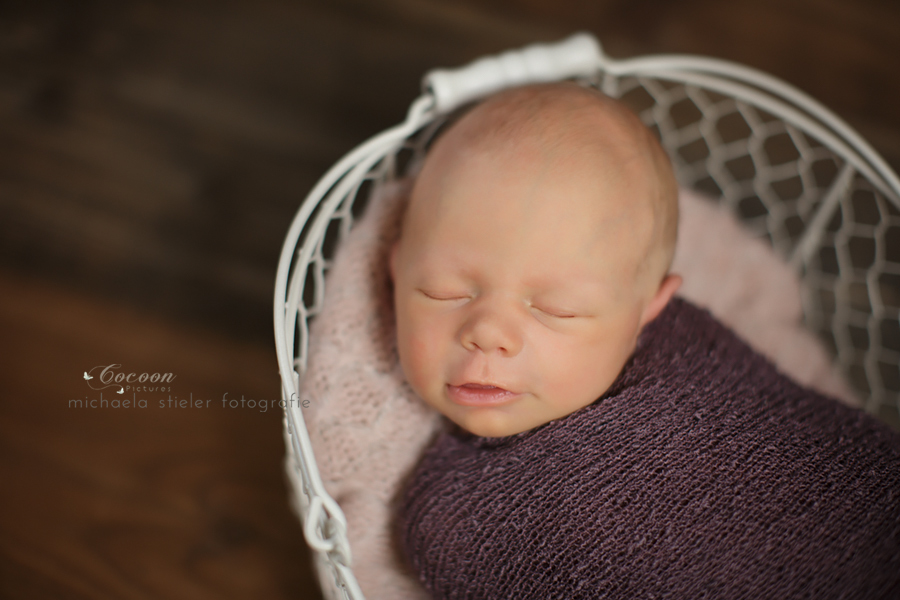 Michaela Stieler Kinder cocoon pictures Kinderfotografie Fotograf Neugeborene Babyfotografie Bremen Oldenburg Hamburg Verden Hannover Baby Neugeborenenfotografie Kinderfotos Fotografie Babyfotos