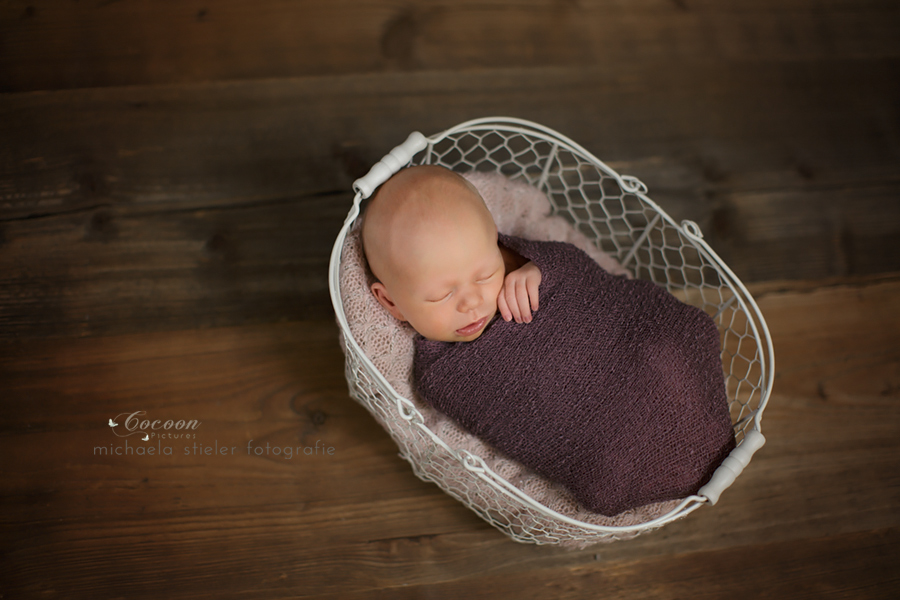 Michaela Stieler Kinder cocoon pictures Kinderfotografie Fotograf Neugeborene Babyfotografie Bremen Oldenburg Hamburg Verden Hannover Baby Neugeborenenfotografie Kinderfotos Fotografie Babyfotos