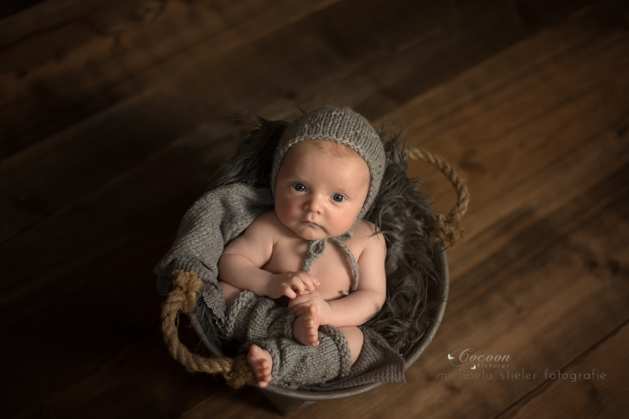 Michaela Stieler Kinder cocoon pictures Kinderfotografie Fotograf Neugeborene Babyfotografie Bremen Oldenburg Hamburg Verden Hannover Baby Neugeborenenfotografie Familienfotos Kinderfotos Fotografie Babyfotos