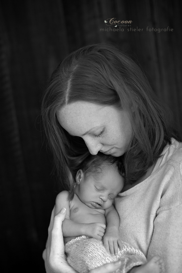 Michaela Stieler Kinder cocoon pictures Kinderfotografie Fotograf Neugeborene Babyfotografie Bremen Oldenburg Hamburg Verden Hannover Baby Neugeborenenfotografie Familienfotos Kinderfotos Fotografie Babyfotos