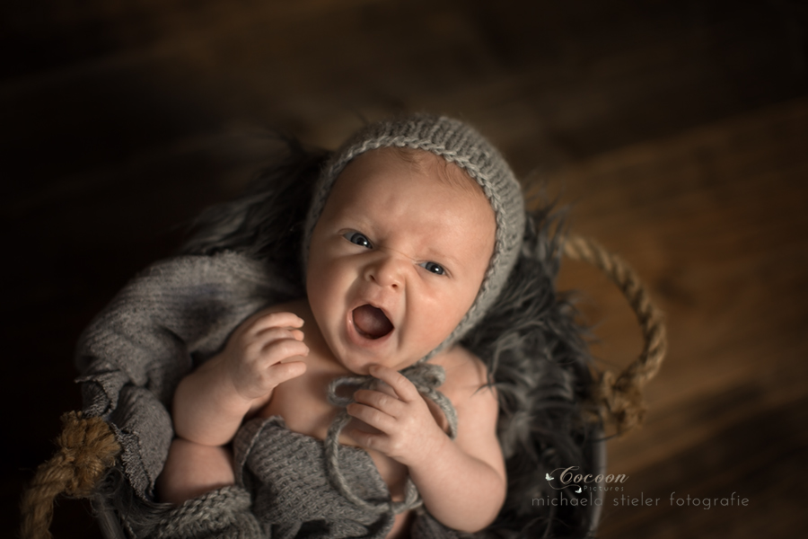 Michaela Stieler Kinder cocoon pictures Kinderfotografie Fotograf Neugeborene Babyfotografie Bremen Oldenburg Hamburg Verden Hannover Baby Neugeborenenfotografie Familienfotos Kinderfotos Fotografie Babyfotos