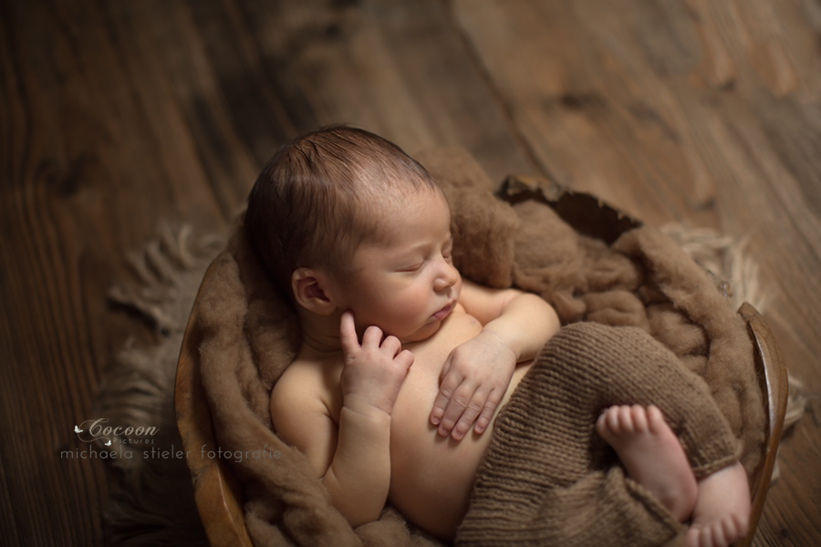 Michaela Stieler Kinder cocoon pictures Kinderfotografie Fotograf Neugeborene Babyfotografie Bremen Oldenburg Hamburg Verden Hannover Baby Neugeborenenfotografie Familienfotos Kinderfotos Fotografie Babyfotos