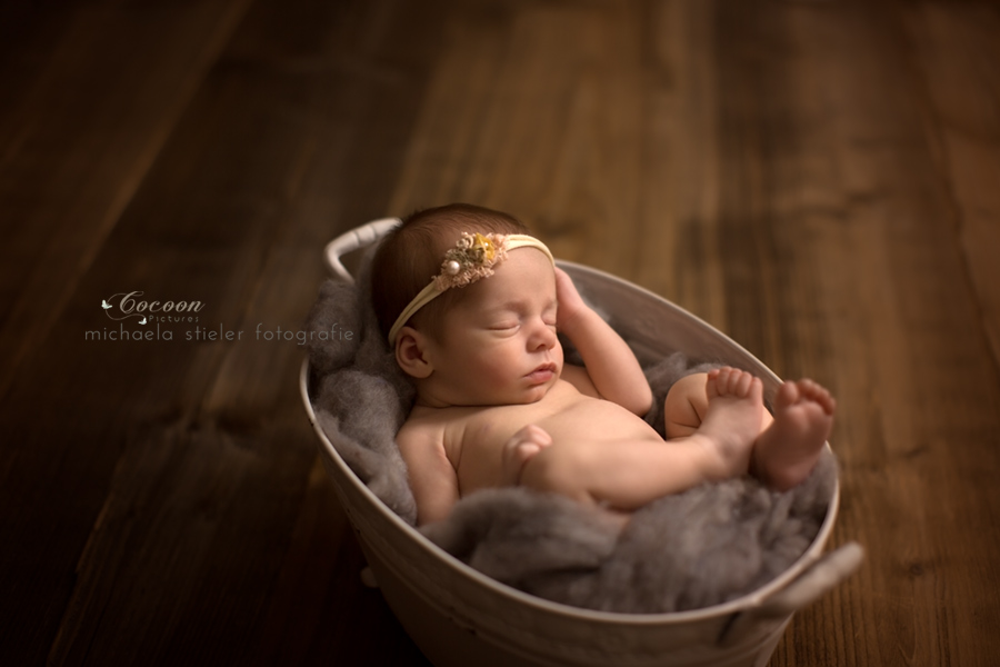 Michaela Stieler Kinder cocoon pictures Kinderfotografie Fotograf Neugeborene Babyfotografie Bremen Oldenburg Hamburg Verden Hannover Baby Neugeborenenfotografie Familienfotos Kinderfotos Fotografie Babyfotos