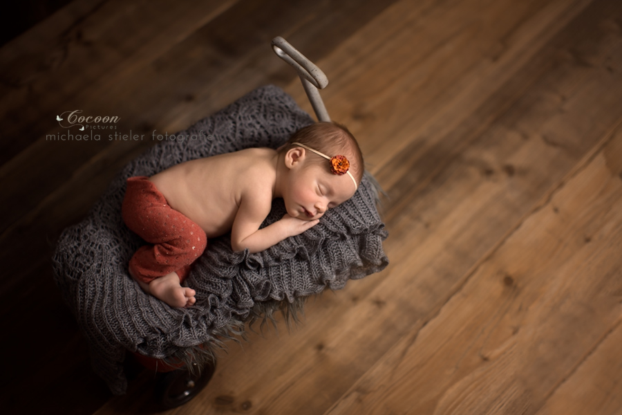 Michaela Stieler Kinder cocoon pictures Kinderfotografie Fotograf Neugeborene Babyfotografie Bremen Oldenburg Hamburg Verden Hannover Baby Neugeborenenfotografie Familienfotos Kinderfotos Fotografie Babyfotos