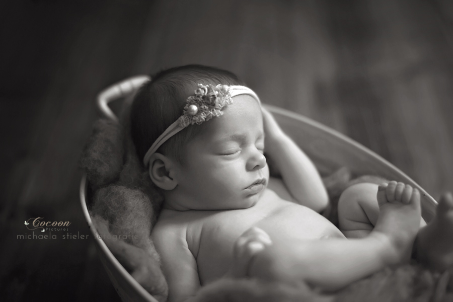 Michaela Stieler Kinder cocoon pictures Kinderfotografie Fotograf Neugeborene Babyfotografie Bremen Oldenburg Hamburg Verden Hannover Baby Neugeborenenfotografie Familienfotos Kinderfotos Fotografie Babyfotos