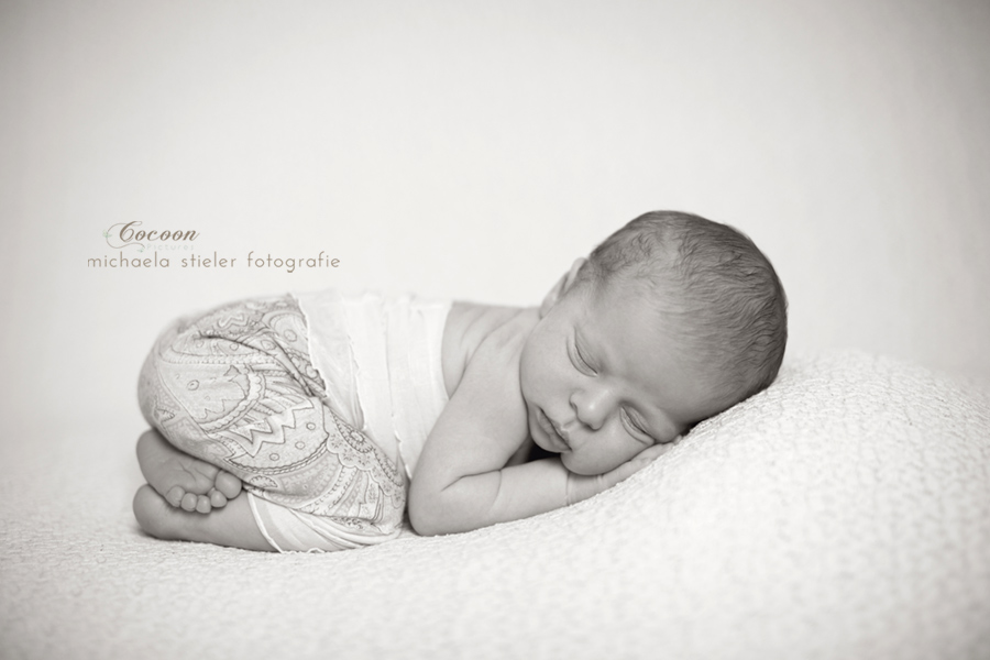 Michaela Stieler Kinder cocoon pictures Kinderfotografie Fotograf Neugeborene Babyfotografie Bremen Oldenburg Hamburg Verden Hannover Baby Neugeborenenfotografie Familienfotos Kinderfotos Fotografie Babyfotos