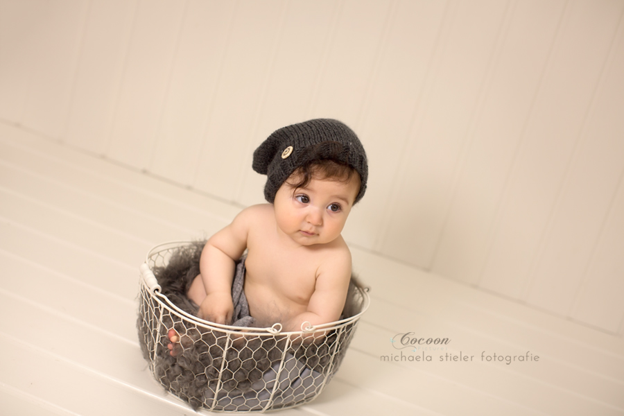 Michaela Stieler Kinder cocoon pictures Kinderfotografie Fotograf Neugeborene Babyfotografie Bremen Oldenburg Hamburg Verden Hannover Baby Neugeborenenfotografie Familienfotos Kinderfotos Fotografie Babyfotos