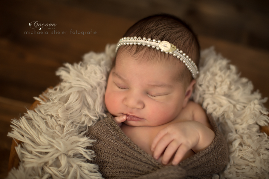 Michaela, Stieler, Kinder, cocoon, pictures, Kinderfotografie, Fotograf, Neugeborene, Neugeborenenfotografin, Babyfotografie, Bremen, Oldenburg, Hamburg, Verden, Hannover, Baby, Neugeborenenfotografie, Kinderfotos, Fotografie, Babyfotos