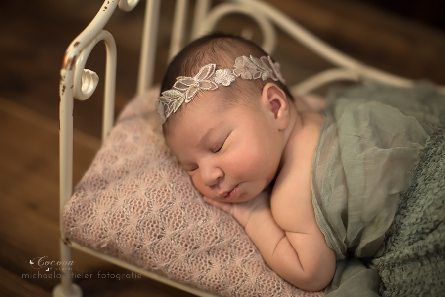 Michaela, Stieler, Kinder, cocoon, pictures, Kinderfotografie, Fotograf, Neugeborene, Neugeborenenfotografin, Babyfotografie, Bremen, Oldenburg, Hamburg, Verden, Hannover, Baby, Neugeborenenfotografie, Kinderfotos, Fotografie, Babyfotos