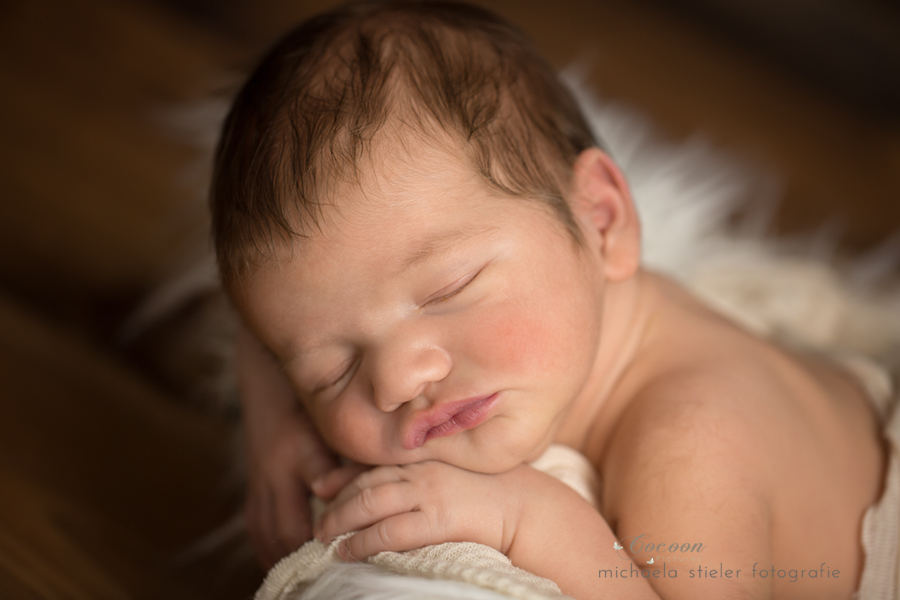 Michaela, Stieler, Kinder, cocoon, pictures, Kinderfotografie, Fotograf, Neugeborene, Neugeborenenfotografin, Babyfotografie, Bremen, Oldenburg, Hamburg, Verden, Hannover, Baby, Neugeborenenfotografie, Kinderfotos, Fotografie, Babyfotos